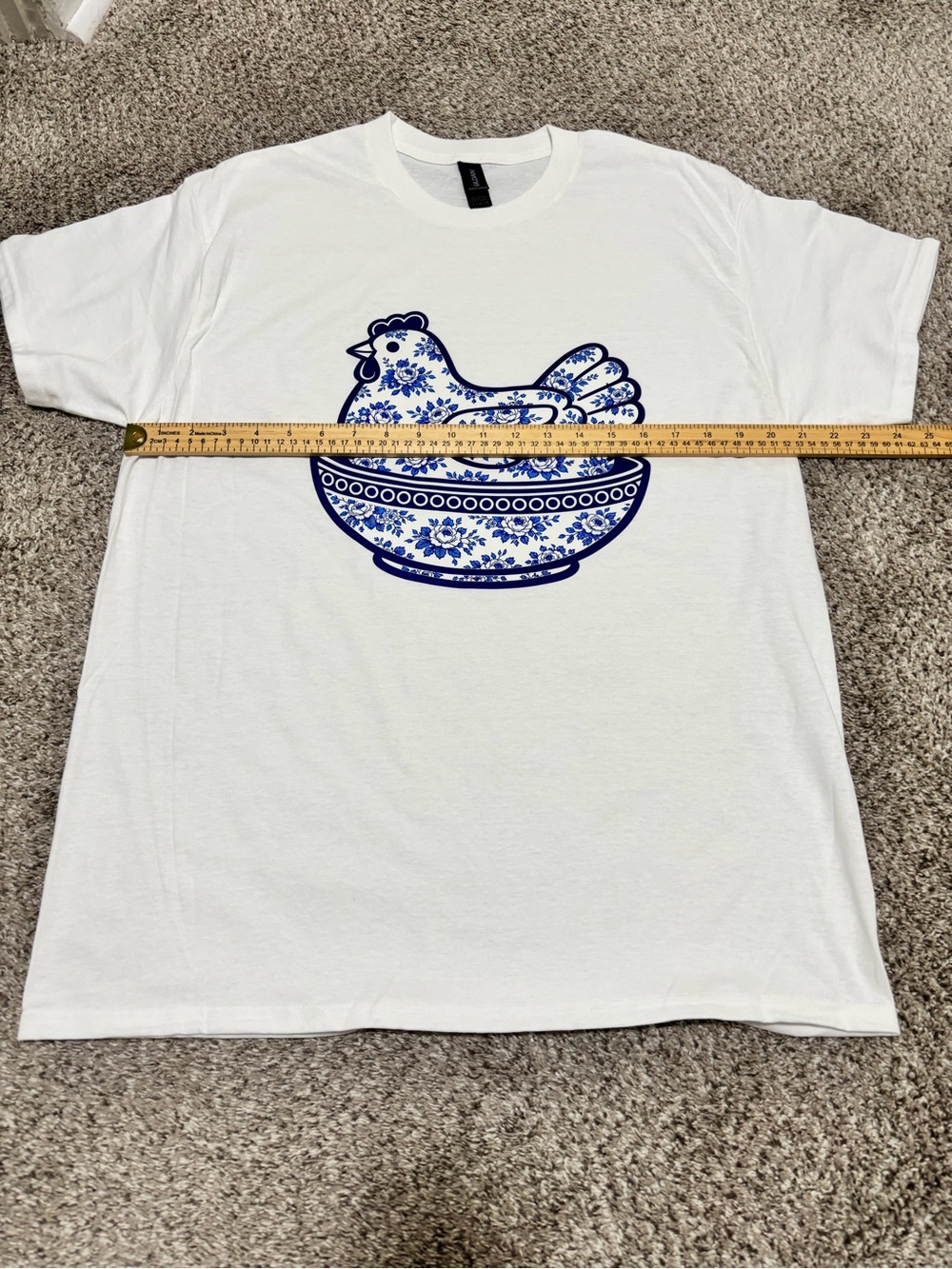 DTF Transfer Graphic Tee with Blue Floral Hen On Nest Design New W/O tags - Picture 4 of 5